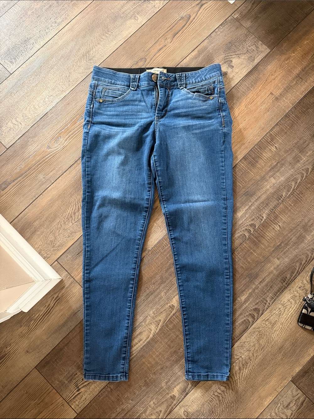 Democracy Skinny Jeans in Medium Blue Wash